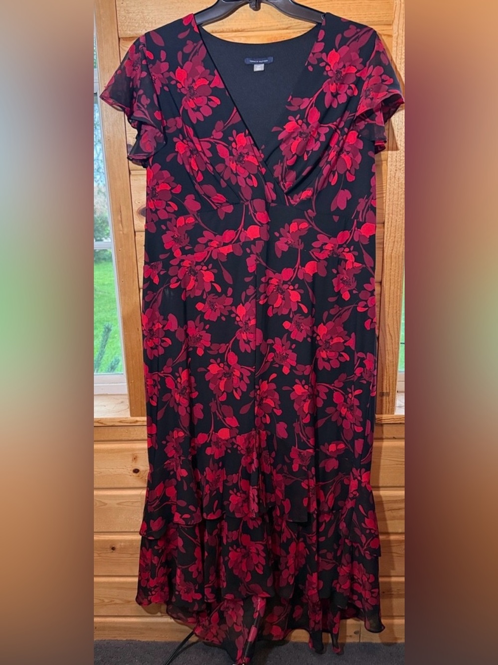 Women's Floral V-Neck Midi Dress in Black and Red